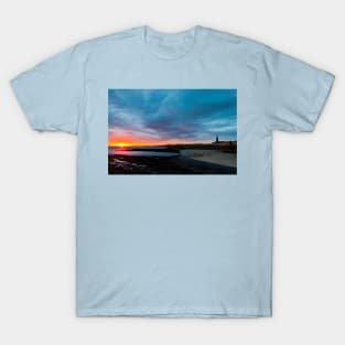 Here comes Sunday Morning at Cullercoats T-Shirt